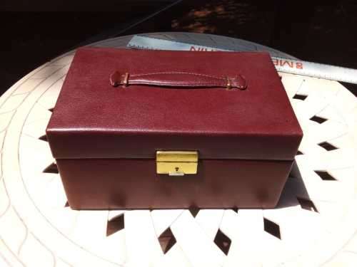 Amazing Jewelry/Vanity Case - AMAZING CONDITION