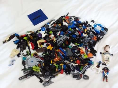 LEGO - ASSORTED LEGO 2KG - AMAZING CONDITION