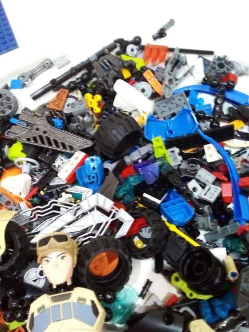 LEGO - ASSORTED LEGO 2KG - AMAZING CONDITION