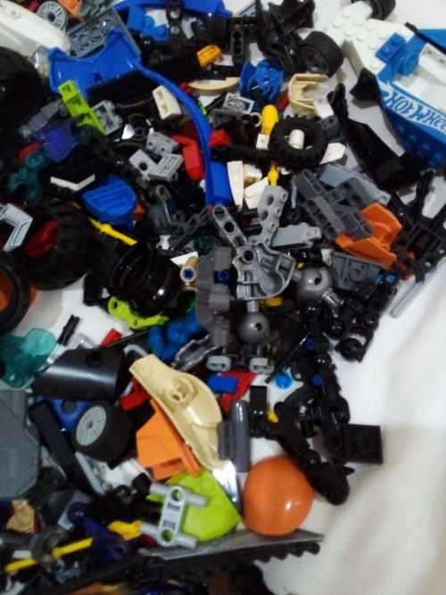 LEGO - ASSORTED LEGO 2KG - AMAZING CONDITION