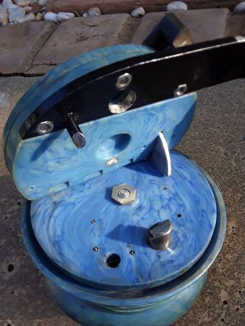 STINGRAY MKII T.M PATENT PEND NO 89/2441 FISHING REEL - 100% WORKING