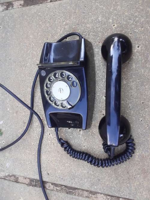 OLD VINTAGE TELEPHONE