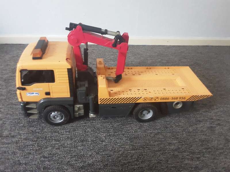 GIGANTIC BRUDER MAN TGS CRANE TRUCK - MADE IN GERMANY 2009 - 59 CM L X 24 CM H X 18CM W
