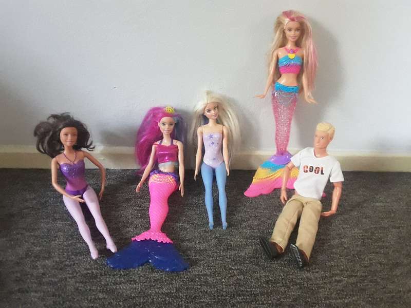 4 Barbie Dolls - Mattel - 1 Simba Kevin Doll