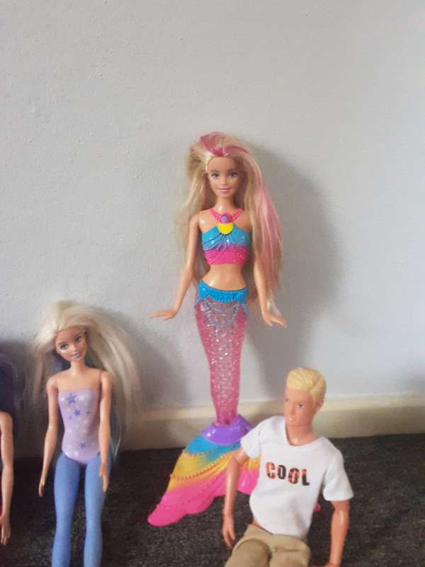 4 Barbie Dolls - Mattel - 1 Simba Kevin Doll