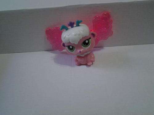 Little pet shop dog with wings that light up