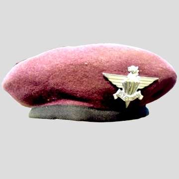 3 Para Beret with Metal Badge.