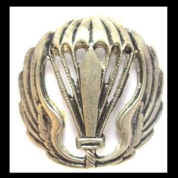 Parabat Metal Badge - Presumably Italian and Second World War.