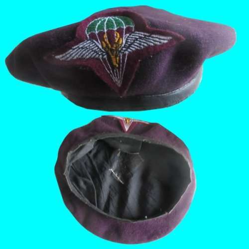 Parabat Beret 1st Para Bat Battalion With 100% Original Badge.
