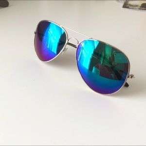 Full Blue Mirrored Aviator Sunglasses Dark Tint Lens Silver Frame