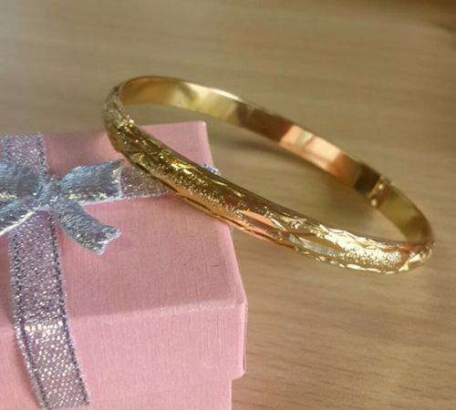 Flashing 18ct Yellow Rolled Gold Cuff Bangle