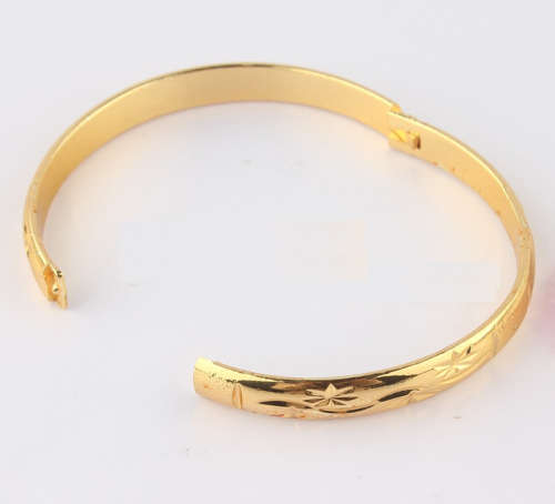 Flashing 18ct Yellow Rolled Gold Cuff Bangle