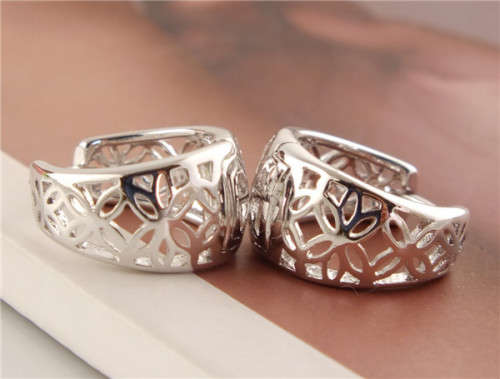 Petite Yet Sexy 925 Sterling Silver Cute Hollow Flower Hoop Earrings Imported Filled Jewelry