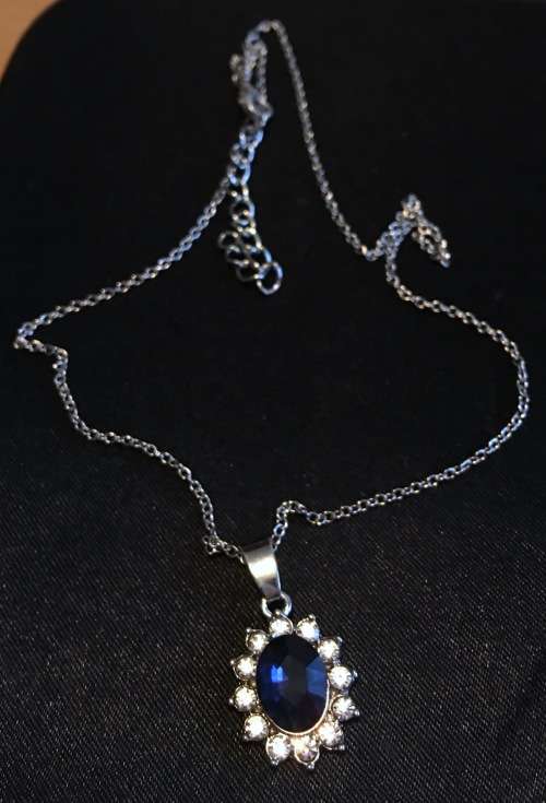 Adorable Sim Sapphire & Diamante Set in 925 Sterling Silver Filled Jewelry
