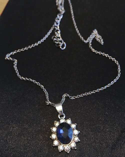 Adorable Sim Sapphire & Diamante Set in 925 Sterling Silver Filled Jewelry