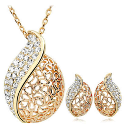 Flashing Diamante Set in 14ct Yellow Rolled Gold Pendant &  Neck Chain with Matching Earrings
