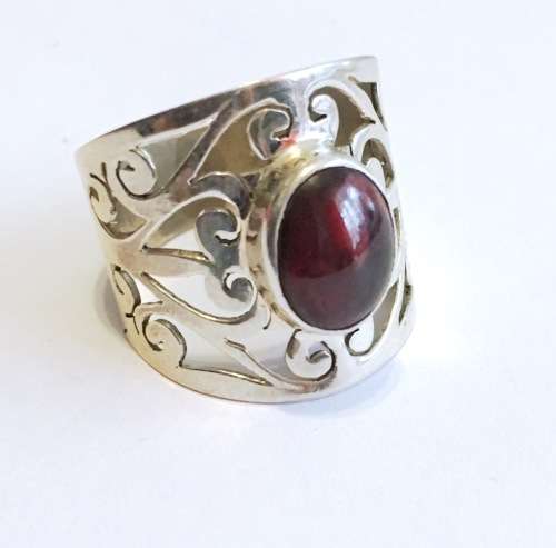 Adorable Genuine Solid 92 Sterling Silver Imported Ring