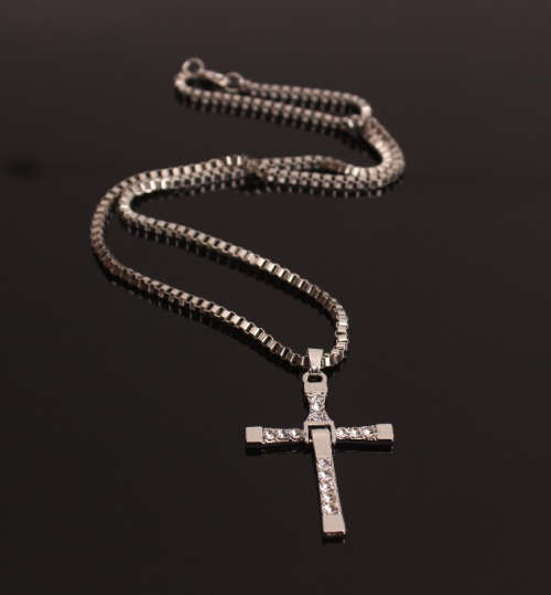 Stylish Stainless Steel Cross Pendant with FREE Matching Neck Chain