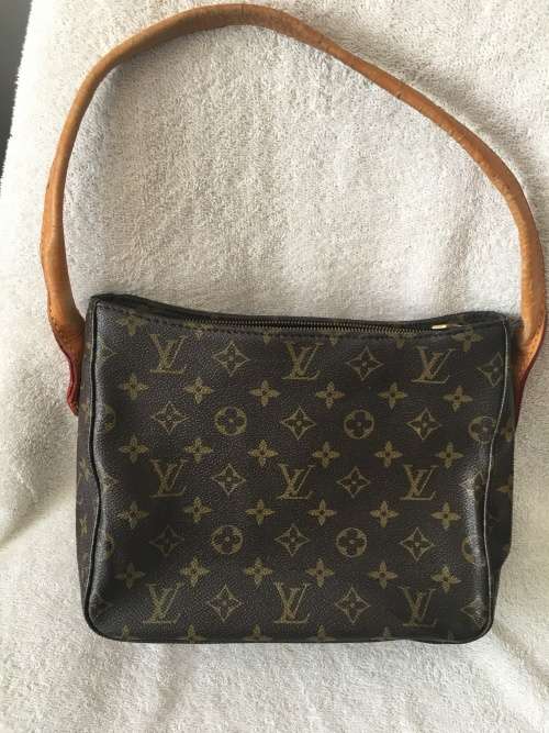 Authentic LOUIS VUITTON LOOPING MM Monogram Canvas Leather Shoulder Bag M51146