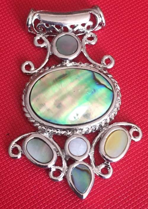 Exquisite Imported Simulated Gemstone Set in White Rolled Gold Pendant