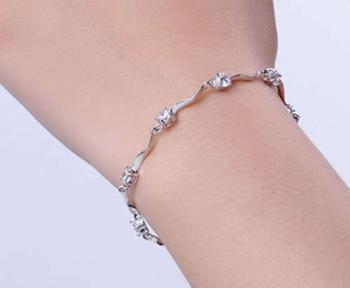 Flashing Cr. Daimonds Set in 925 Silver Imported Filled Tennis Bracelet  Length = 20.4 mm