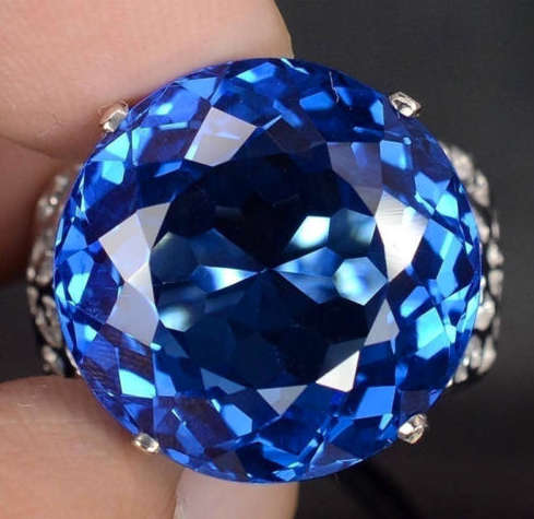 Dazzling Cr Sapphire Set in 925 Sterling Silver Ring Internationally Imported Filled Jewellery