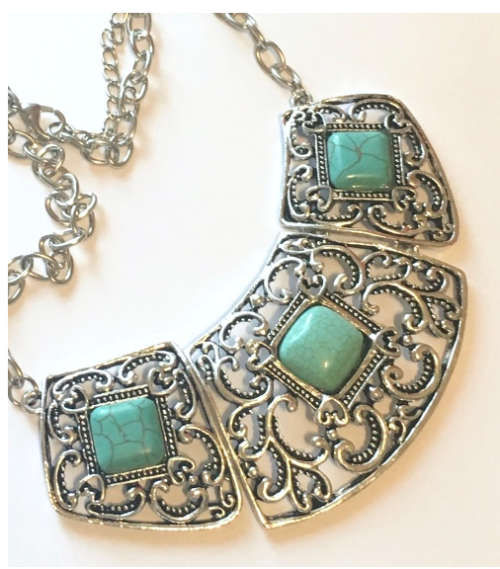 Attractive Turquoise Gemstone Set in Antiques Silver Internationally Imported Pewter Necklace