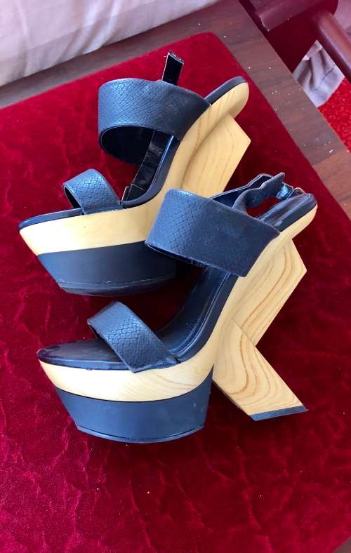 URBANZONE BLACK DETAILED LADY SHOES