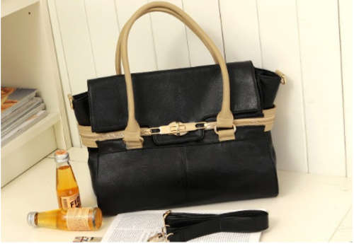 AWESOME  BLACK  HIGH FASHION HANDBAG