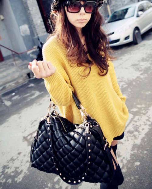 AWESOME  BLACK  HIGH FASHION PADDED HANDBAG