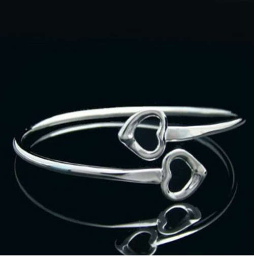 @@@@ ROMANTIC AND GORGEOUS 925 STERLING SILVER BANGLE @@@@