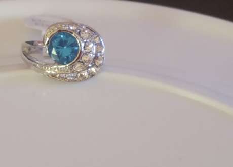 @@@@ GORGEOUS DIAMOND SIMULANT SET IN 925 STERLING SILVER @@@@@