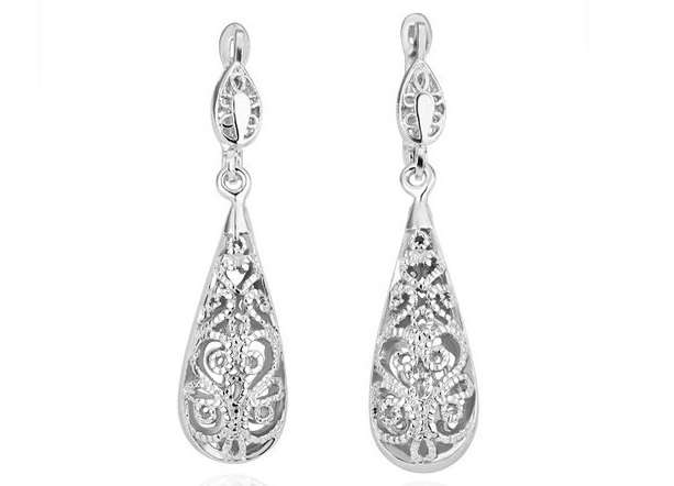 ANTIQUE AND EXQUISITE SILVER EARRINGS