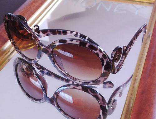 BEAUTIFUL AND HIGH FASHION BROWN DETAIL  SUNGLASSES