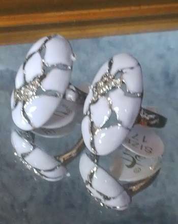 UNIQUE AND BEAUTIFUL WHITE AND SILVER ENAMEL RING