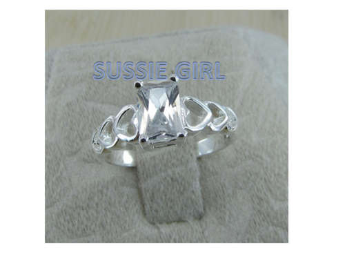 MAGNIFICENT  AND STUNNING .925 STERLING SILVER CZ RING