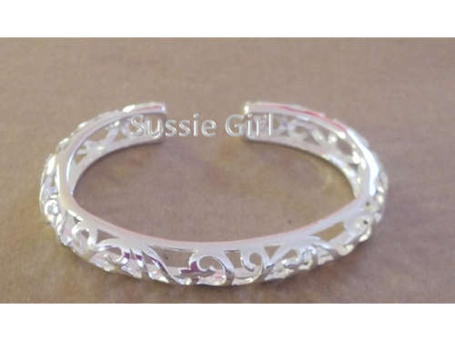 UTTERLY BEAUTIFUL .925 STERLING SILVER BANGLE