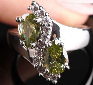 CHIC AND SEXY 925 STERLING SILVER RING
