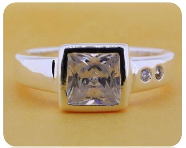 Delightful 925 Sterling Silver Princess Cut Cultured Diamond Ring #Size 7