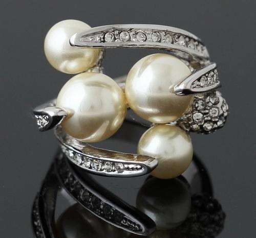 Fancy Majorica Imitation Pearl Surrounded with Memorial Diamonds #Size 8