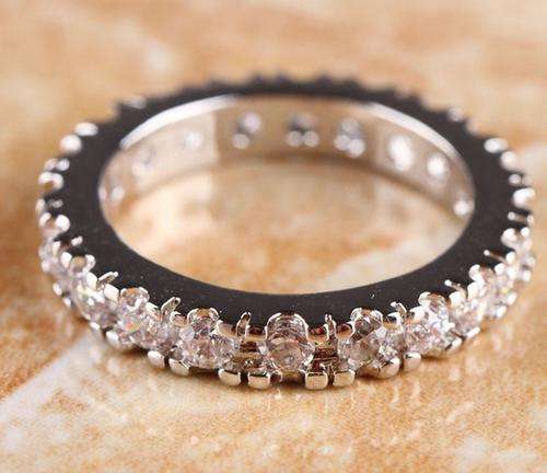 Luscious Simulated Diamonds Set in 925 Sterling Silver Stylish Ring #Size 9