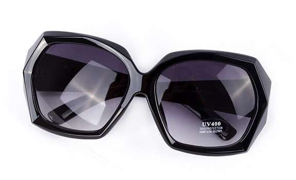 -- Stylish -- Imported Retro Vintage Woman's Sunglasses Shades(BLACK)
