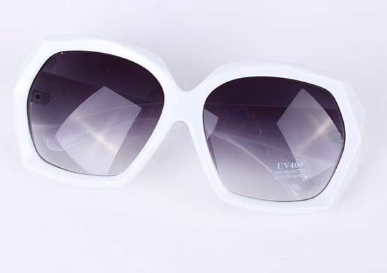 -- Stylish -- Imported Retro Vintage Woman's Sunglasses Shades(WHITE)