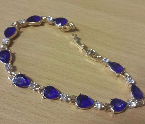 ** Dazzling ** Teardrop Royal Blue Sapphire In 18ct Yellow Rolled Gold Bracelet