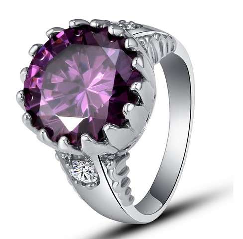 -- Size 8 -- Amethyst Set in 925 Silver Marked Ring
