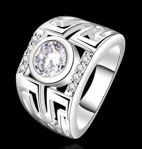 Eye Catching - Size 7 -- AAA Diamond Zircon Set in 925 Sterling Silver Ring