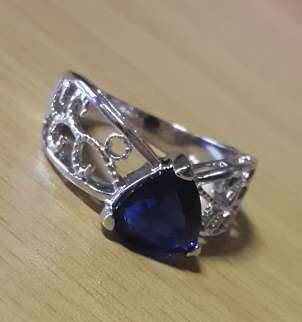 Exquisite ** Imported **  Sapphire Set in 925 Silver Ring -- Size 8 --