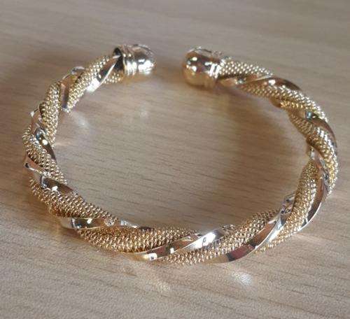 Twisted Imported 18ct Yellow Gold Mesh Bangle