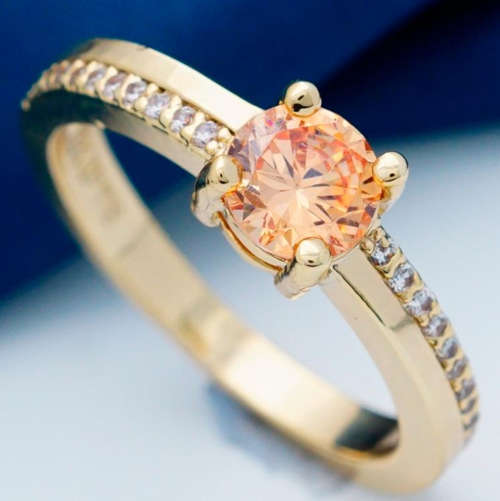 -- Size 7/10 -- Champaine Diamond Crystal Enchantlingly Set in 18ct Yellow Rolled Gold Ring