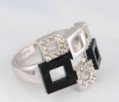 Ravishing ** Size 8 ** Simulated Diamond Ring